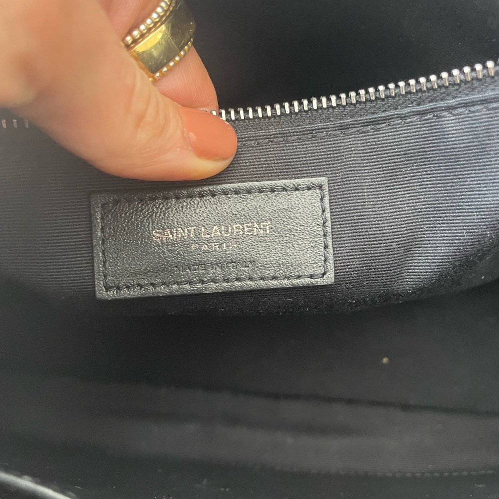 Niki medium crinkled leather shoulder bag - Picture 7 of 14